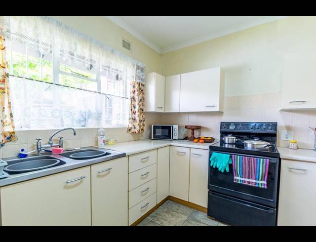 2 BEDROOM TOWNHOUSE FOR SALE IN AMBERFIELD